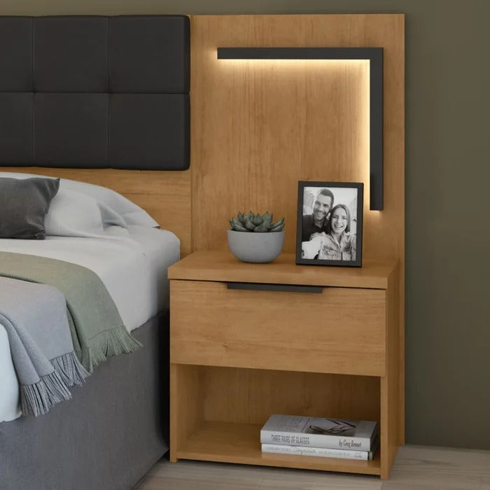 Cabeceira Casal Queen 160cm com 2 Mesas de Cabeceira e LED Calitan Amêndoa/Preto