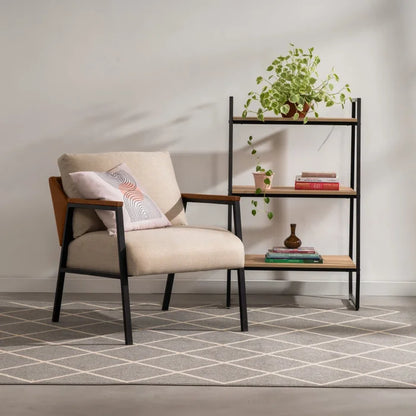 Poltrona Decorativa Soho em Couro Sintético Caramelo com Base de Metal